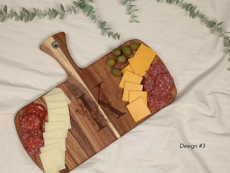 Personalized Acacia cutting board with handle 15"x11.4"x0.8" - MY3-5057-The Teehive